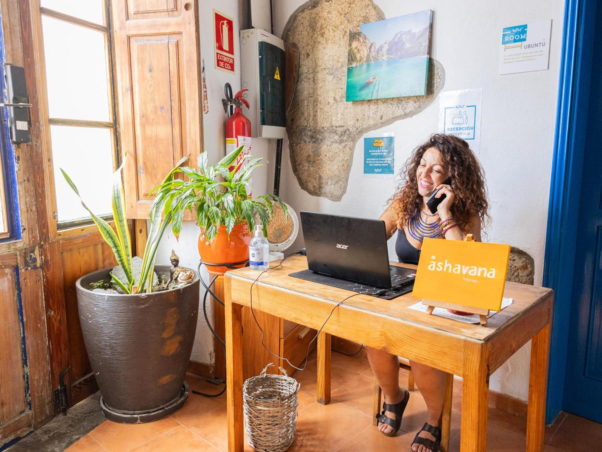אל מדאנו Ashavana Nest Hostel מראה חיצוני תמונה